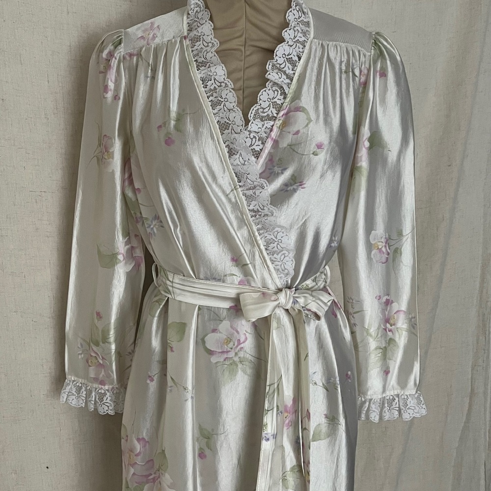 Vintage Jolie Two Women's Coquette Floral Lace Trim Robe Long Sleeve Loungewear - Picture 4 of 8